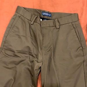 Brown Izod chinos. Straight leg size 30/32